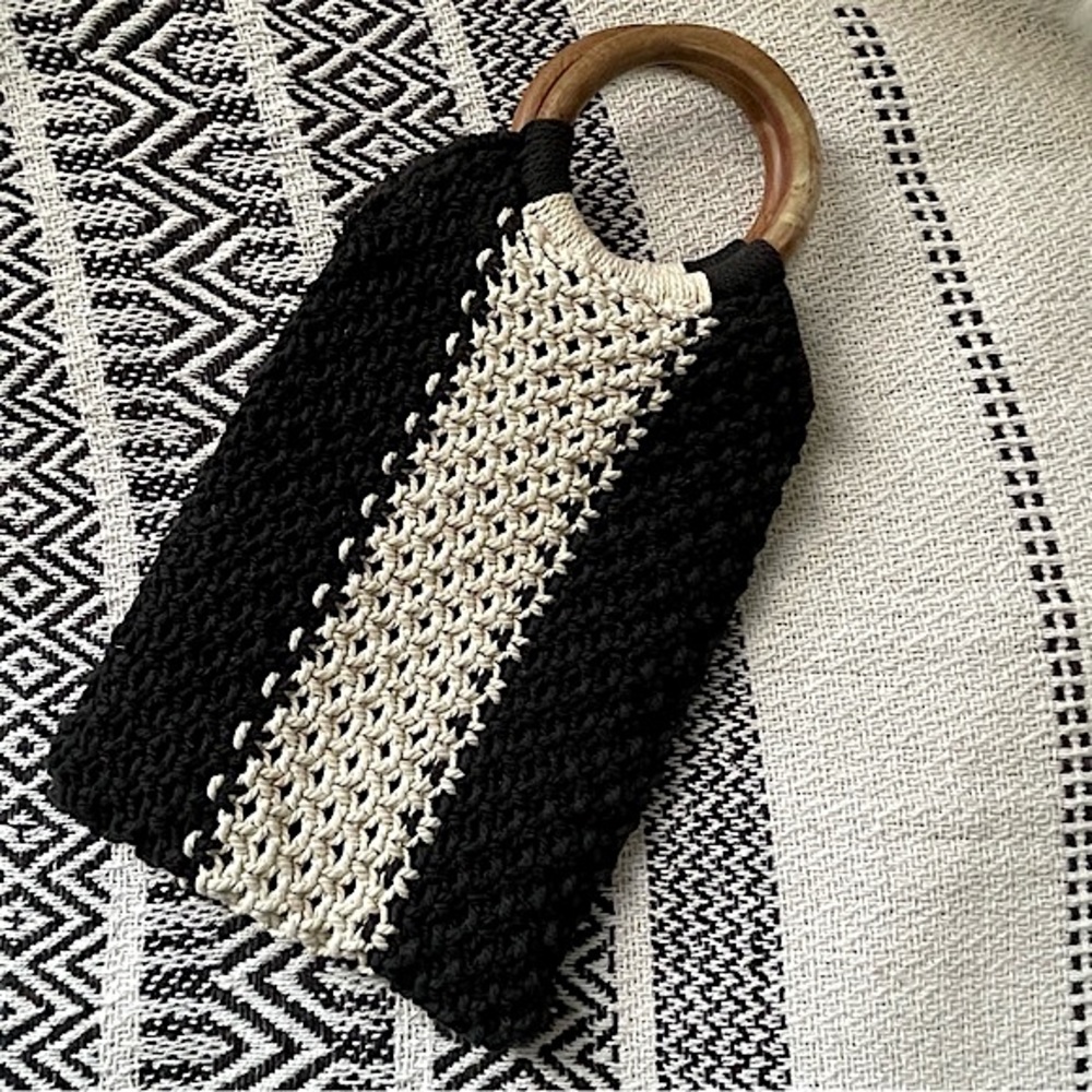 LAUDE THE LABEL | SMALL MACRAME BAG | BLACK & OFF WHITE STRIPE
